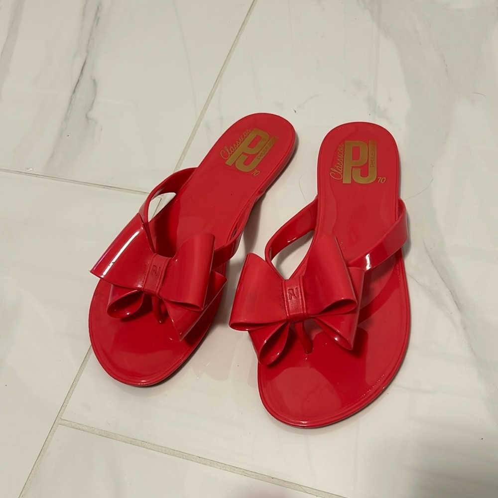 Petite Jolie flip flops